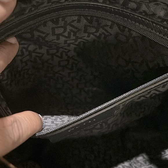 DKNY Large Shoulder bag NWOT & DKNY Wallet with 2 Earrings - Picture 9 of 14